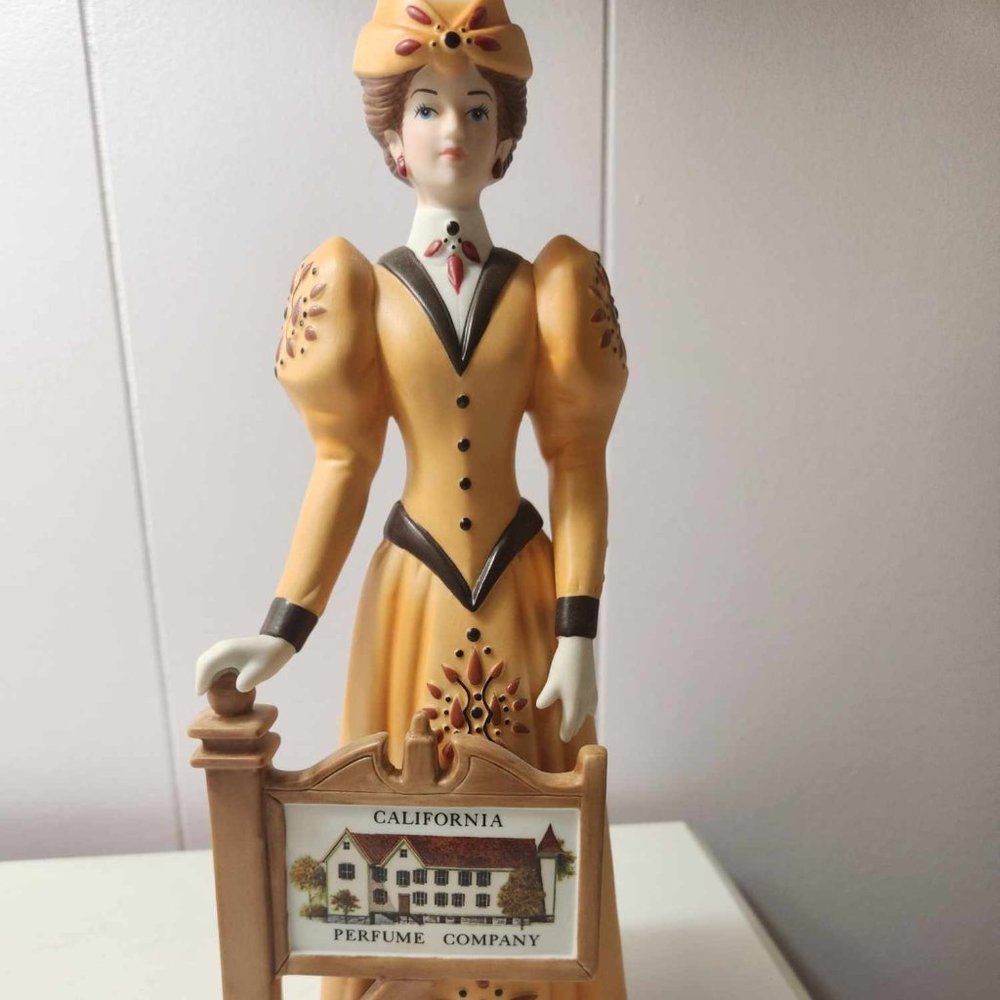 Avon President's Club Mrs. Albee